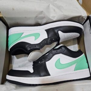 Mixed Nike Dunk Low & Air Jordan 1 Low Sneakers Wholesale Pallet - Image 8